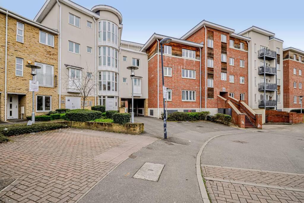 Entire Apartment Sleeps 4 Near The River Thames - #1515 Maidenhead Exteriér fotografie
